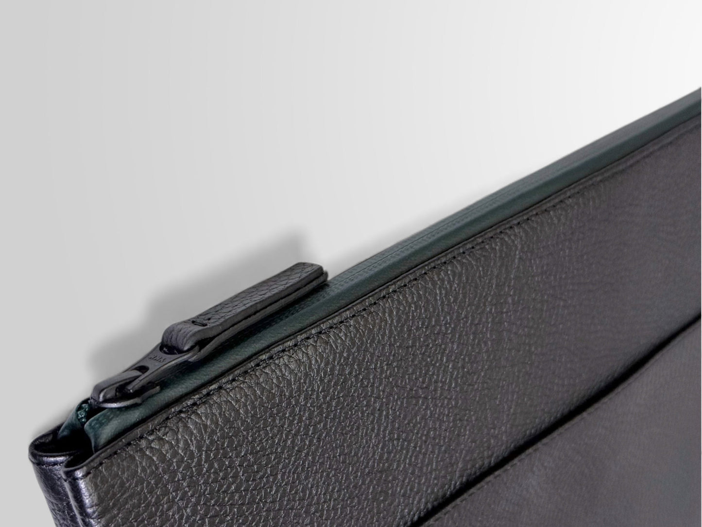 Leather Laptop Sleeve Buying Guide 2026 - 13" vs 14" Protection Compared
